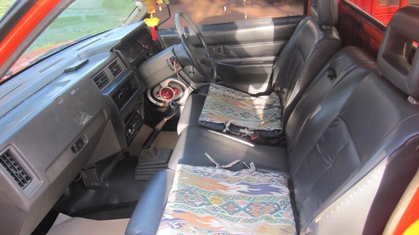 ขายกระบะนิสสันบิ๊กเอ็มฝาแดง ปี36 เครื่องแน่นไม่ไอไม่จากสภาพพร้อมใช้งานครับ ......รถเดิมๆทั้งคันครับสีเดิมบางๆมากไม่มีผุครัชชีสวยๆไม่มีตำหนิ รถคนแก่ใช้งานครับภาษีขาดกันยายน57+ทะเบียน+พร้อมชุดโอนครับ อยากให้มาลองขับดูก่อนเห็นสภาพจริงแล้วจะชอบเลยครับคันนี้ซื ขายกระบะนิสสันบิ๊กเอ็มฝาแดง ปี36 เครื่องแน่นไม่ไอไม่จากสภาพพร้อมใช้งานครับ ......รถเดิมๆทั้งคันครับสีเดิมบางๆมากไม่มีผุครัชชีสวยๆไม่มีตำหนิ รถคนแก่ใช้งานครับภาษีขาดกันยายน57+ทะเบียน+พร้อมชุดโอนครับ อยากให้มาลองขับดูก่อนเห็นสภาพจริงแล้วจะชอบเลยครับคันนี้ซื