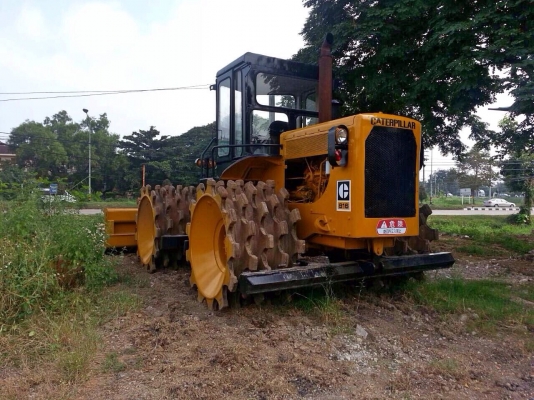 รถบดล้อหนาม 4 ล้อ CAT รุ่น 816 สภาพดี