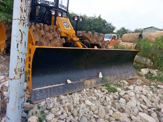 รถบดล้อหนาม 4 ล้อ CAT รุ่น 816 สภาพดี