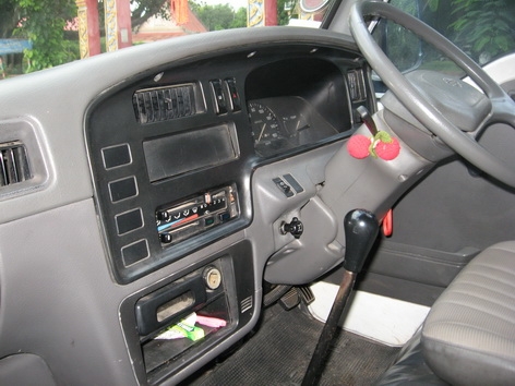 ขายรถตู้ นิสสัน  ปี1997