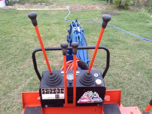 ขายรถแบคโฮเล็ก ยี่ห้อ : TAKEUCHI รุ่น TB080 พร้อมใช้งาน ขายรถแบคโฮเล็ก ยี่ห้อ : TAKEUCHI รุ่น TB080 พร้อมใช้งาน