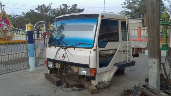 ต้องการขายหัวรถมิตซู 527 ตาเหลี่ยมแท้ อุปกรณ์ครบ