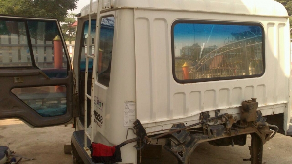 ต้องการขายหัวรถมิตซู 527 ตาเหลี่ยมแท้ อุปกรณ์ครบ