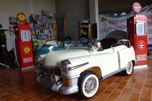 ขออนุญาตขาย classic cadilac 1955 รถไฟฟ้าเด็กสวยๆขับได้ โชว์ได้