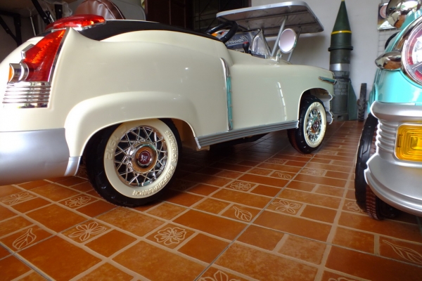 ขออนุญาตขาย classic cadilac 1955 รถไฟฟ้าเด็กสวยๆขับได้ โชว์ได้