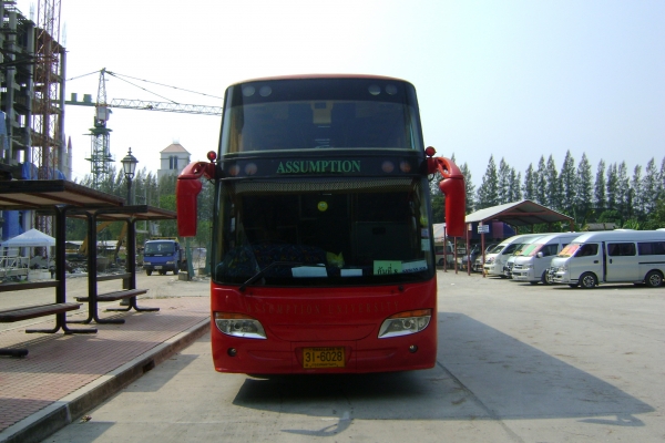 ขายรถบัสชั้นเดียว6ล้อ คัสซีNissan เครื่องNissan 8.5แสน