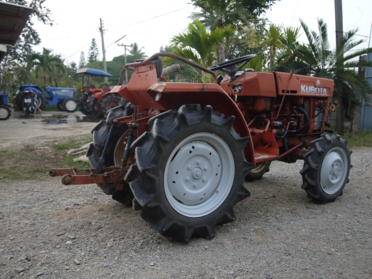 ขายรถไถ Hinomoto 18แรง 2เพลา สภาพพร้อมใช้งาน สนใจโทรติดต่อครับ