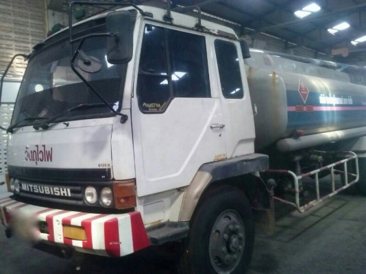 รถมิตซู 6 ล้อ (  บรรทุกน้ำมัน )  FK455M  165 แรงม้า.  สนใจติดต่อ 081 - 6079515