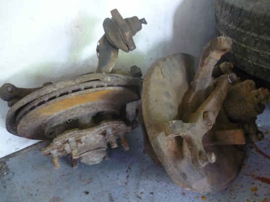 ดุมล้อ nizsan big m 1ชุด