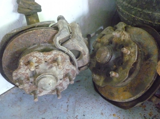 ดุมล้อ nizsan big m 1ชุด