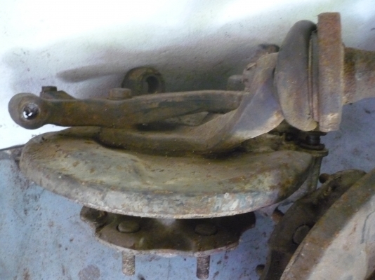 ดุมล้อ nizsan big m 1ชุด