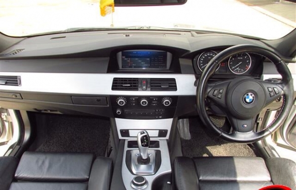 BMW SERIES 5 525iSE E60 AT ปี2008 เกียร์ไฟฟ้า ชุดแต่งM SPORT แท้ BMW SERIES 5 525iSE E60 AT ปี2008 เกียร์ไฟฟ้า ชุดแต่งM SPORT แท้