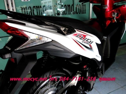 CLICK 125 i ปี 56 ลายใหม่  สี ขาวดำ  รถเดือน ก.ค. ใหม่ๆเลย  ไมล์ 4  พันโล  ฟรีค่าโอน ((มีเล่มพร้อมโอน ))  35900