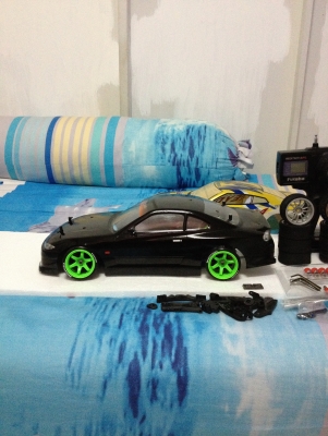 ขายรถบังคับสายพาน ไฟฟ้า รีโมทดิจิตอลของ futaba 2pl พร้อมเล่น รายละเอียด ติดต่อ โทร0875077464โส ไห้หมดเลย ตามรูปเลยคับ ราคา4500บาท