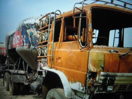 ขายรถบรรทุกปูนเต้า HINO FM 227 พ่วงแม่ลูกโดนไฟไหม้ภายในหัวเครื่อง K13C เสียหายเล็กนอ้ยยางดีคัสชีสวยชุดโอนพร้อม