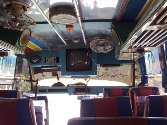 รถบัสพัดลม 50 ที่นั่ง เครื่อง Nissan เครื่องเสียง ทีวีพร้อม