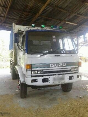 ขายรถบรรทุกสิบล้อ Isuzu rocky 1 เพลา เครื่องเกียร์ JCM 165 แรง ช่วงล่าง 210 สโลด์กลาง เบรคจิฟฟี่ พวงมาลัยพาวเวอร์ ทะเบียนพร้อม