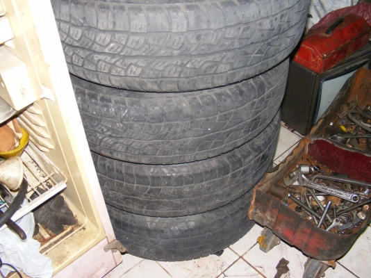 ขายล้อกระทะขอบ 16  6 รู พร้อมยาง 215/65 R16