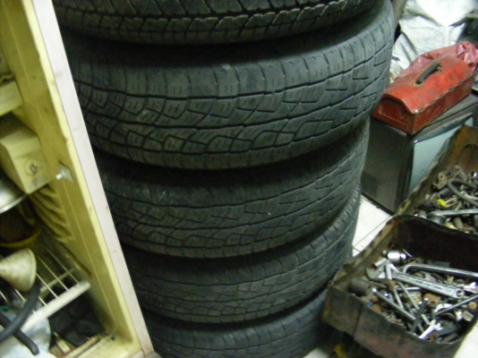 ขายล้อกระทะขอบ 16  6 รู พร้อมยาง 215/65 R16