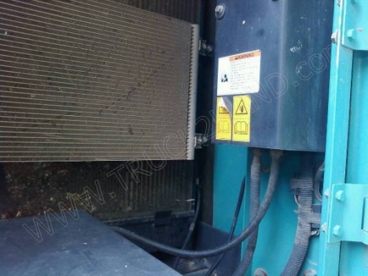 รถแบคโฮ ยี่ห้อ KOBELCO  SK200-8