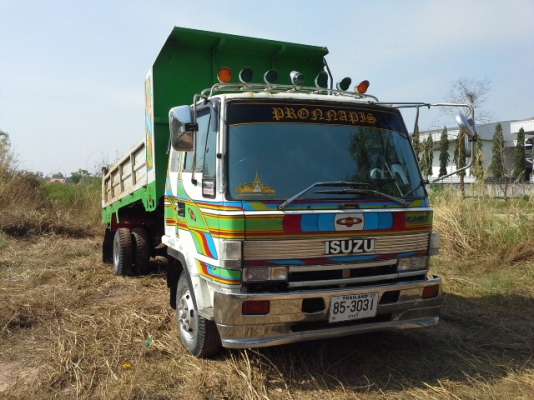 ขายด่วน รถหกล้อ ISUZU NPR 130  5.0 เมตร สภาพพร้อมใช้