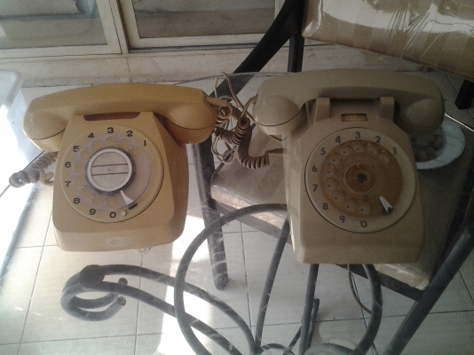 โทรศัพท์รุ่นเก่าตัวละ400