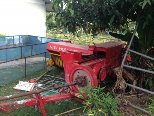 ขายเครื่องอัดฟางยี่ห้อ NEWHOLLAND รุ่น 272 มีภาพวีดีโอ ใช้งานดีแต่ไม่ค่อยได้ใช้งาน สภาพสวยพร้อมใช้งาน ราคา 98000 บาท คุยกันได้ครับ  สนใจติดต่อ คุณชัยยา สตึก โทร 081-9972972  089-8451778