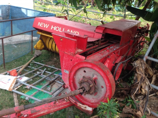 ขายเครื่องอัดฟางยี่ห้อ NEWHOLLAND รุ่น 272 มีภาพวีดีโอ ใช้งานดีแต่ไม่ค่อยได้ใช้งาน สภาพสวยพร้อมใช้งาน ราคา 98000 บาท คุยกันได้ครับ  สนใจติดต่อ คุณชัยยา สตึก โทร 081-9972972  089-8451778