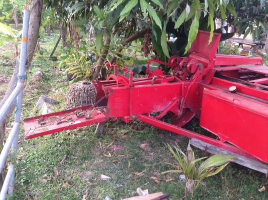 ขายเครื่องอัดฟางยี่ห้อ NEWHOLLAND รุ่น 272 มีภาพวีดีโอ ใช้งานดีแต่ไม่ค่อยได้ใช้งาน สภาพสวยพร้อมใช้งาน ราคา 98000 บาท คุยกันได้ครับ  สนใจติดต่อ คุณชัยยา สตึก โทร 081-9972972  089-8451778