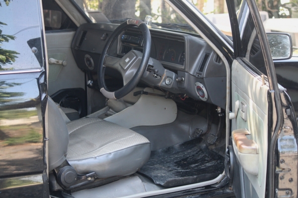 ขาย ISUZU KB 2500 สภาพพร้อมใช้งาน