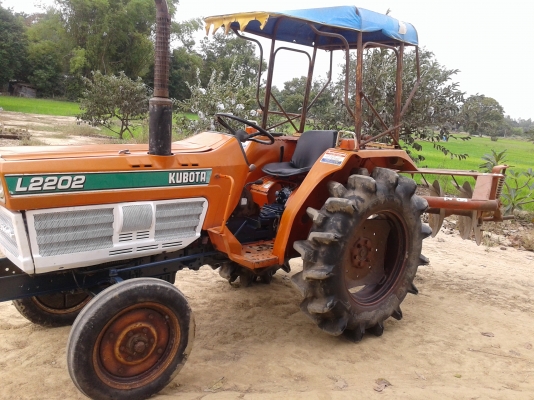 ขายรถไถL2202ข้างขาวสภาพสวยพร้อมใช้สภาพเดิมๆ