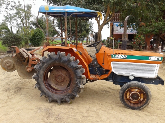ขายรถไถL2202ข้างขาวสภาพสวยพร้อมใช้สภาพเดิมๆ