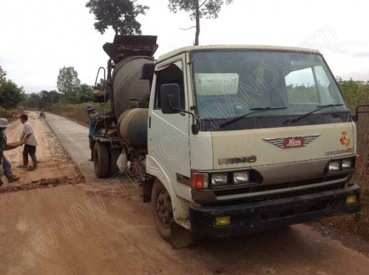 รถบรรทุก 6 ล้อโม่ปูน  ยี่ห้อ HINO ขนาดโม่ปูน 2.3 คิว  165 แรงม้า