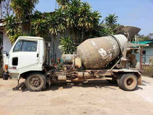 รถบรรทุก 6 ล้อโม่ปูน  ยี่ห้อ HINO ขนาดโม่ปูน 2.3 คิว  165 แรงม้า