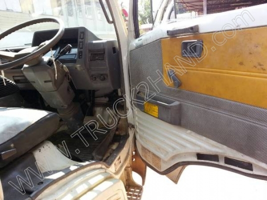 รถบรรทุก 6 ล้อโม่ปูน  ยี่ห้อ HINO ขนาดโม่ปูน 2.3 คิว  165 แรงม้า