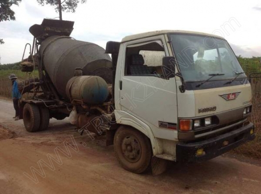 รถบรรทุก 6 ล้อโม่ปูน  ยี่ห้อ HINO ขนาดโม่ปูน 2.3 คิว  165 แรงม้า