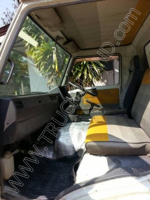 รถบรรทุก 6 ล้อโม่ปูน  ยี่ห้อ HINO ขนาดโม่ปูน 2.3 คิว  165 แรงม้า