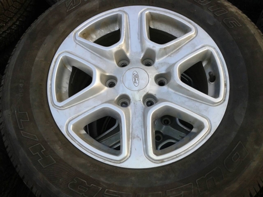 แม็กฟอร์ด ขอบ 17 พร้อมยาง 265 65 17 ปี 12 มี 1 ชุด