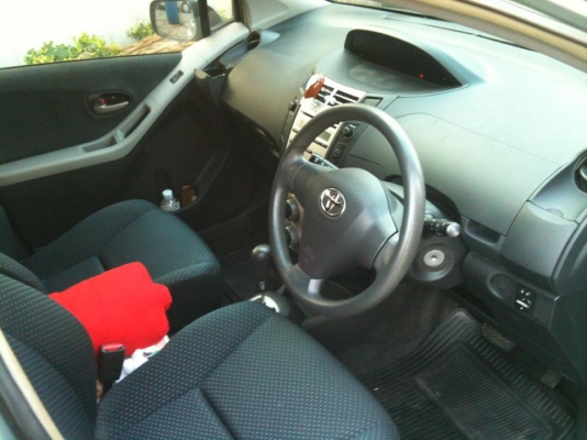 ขายToyota Yaris (Auto) ปี2553 สภาพรับรองดีมากๆ Confirmed by Gun ไม่ต้องถึง โตโยต้าSure 555 ราคาถูกๆเอาไปเลย ขาย 135,000.-บาท