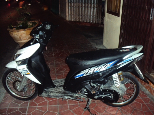 ขายฮอนด้าคลิกมีทะเบียน ชุดโอน ภาษีขาด1ปีเครื่องดีขายตามสภาพสนใจติดต่อสรกฤช091-8892274 ขายฮอนด้าคลิกมีทะเบียน ชุดโอน ภาษีขาด1ปีเครื่องดีขายตามสภาพสนใจติดต่อสรกฤช091-8892274