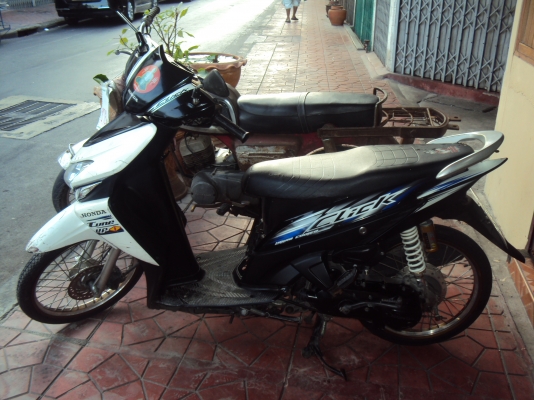 ขายฮอนด้าคลิกมีทะเบียน ชุดโอน ภาษีขาด1ปีเครื่องดีขายตามสภาพสนใจติดต่อสรกฤช091-8892274