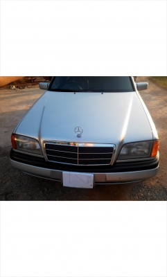 benz  ปี2537 C180 ทะเบียน กรุงเทพมหานคร  เครื่องเดิมไม่ติดเเก๊ส เกียรธรรมดา 5 เกียร เเอร์วิทยุครบ ภายในเดิมๆ