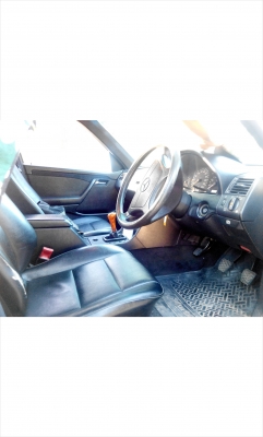 benz  ปี2537 C180 ทะเบียน กรุงเทพมหานคร  เครื่องเดิมไม่ติดเเก๊ส เกียรธรรมดา 5 เกียร เเอร์วิทยุครบ ภายในเดิมๆ