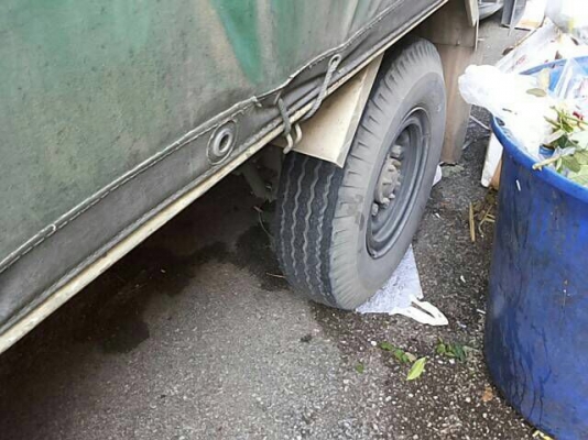 รถฮีโน่ 4 ล้อ รั้ว 130 แรงม้า ปี 49  ( รถวิ่ง 17x,xxx กม. )  สนใจติดต่อ 081 - 6079515