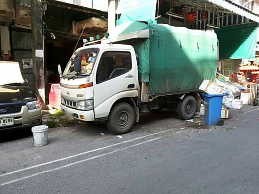 รถฮีโน่ 4 ล้อ รั้ว 130 แรงม้า ปี 49  ( รถวิ่ง 17x,xxx กม. )  สนใจติดต่อ 081 - 6079515