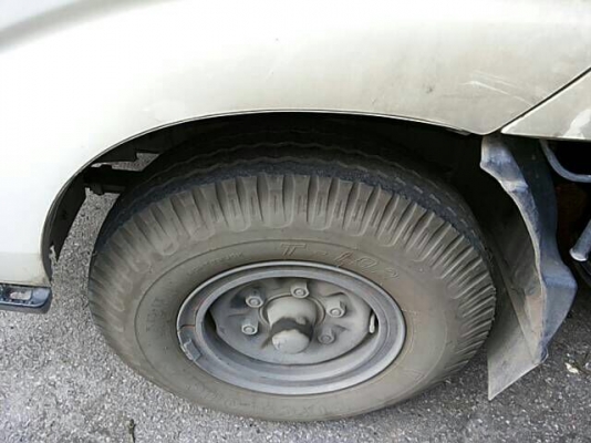 รถฮีโน่ 4 ล้อ รั้ว 130 แรงม้า ปี 49  ( รถวิ่ง 17x,xxx กม. )  สนใจติดต่อ 081 - 6079515