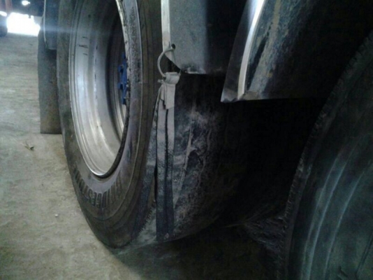 รถอิซูซุ 10 ล้อ หัวลาก 270 แรงม้า ปี 40 สนใจติดต่อ 081 - 6079515 รถอิซูซุ 10 ล้อ หัวลาก 270 แรงม้า ปี 40 สนใจติดต่อ 081 - 6079515