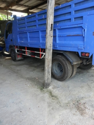 ขายรถบรรทุก6ล้อ ISUZU NPR120แรง รถดั้มพ์ 550,000บาท