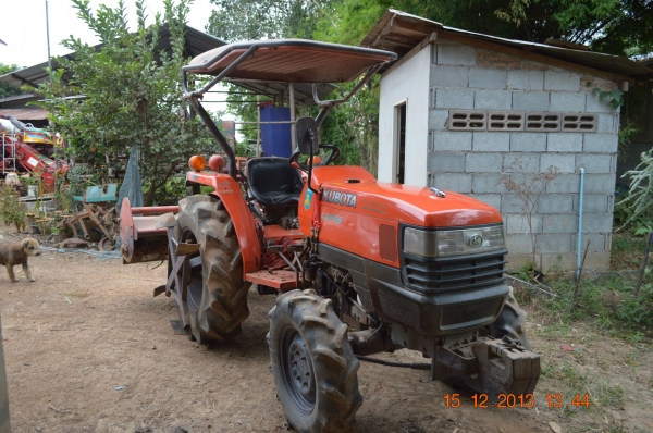 ขายคูโบต้า L3408 มือเดียวออกห้าง  พร้อมทำงานเจ้าของขายเอง ทะเบียนพร้อมโอน ช่วงนี้ทำงานเกือบทุกวัน ทดลองขับได้เลย