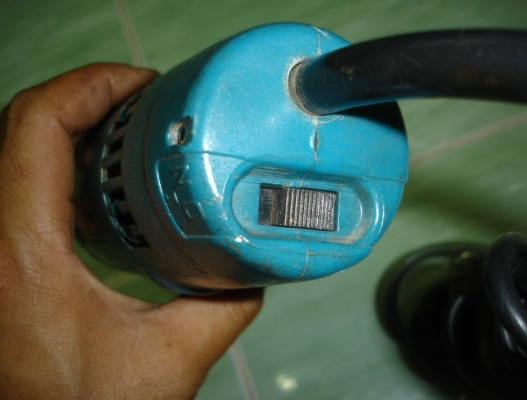 ขายเครื่องเจียรคอยาว Makita รุ่น 906 แกน6mm(240w.)